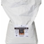 Sable fin de quartz pour mortier à béton ciré. Charge minérale destinée au renforcement des premières couches. Améliore la résistance mécanique et l’aspect décoratif du revêtement. À mélanger avec la poudre de béton ciré.