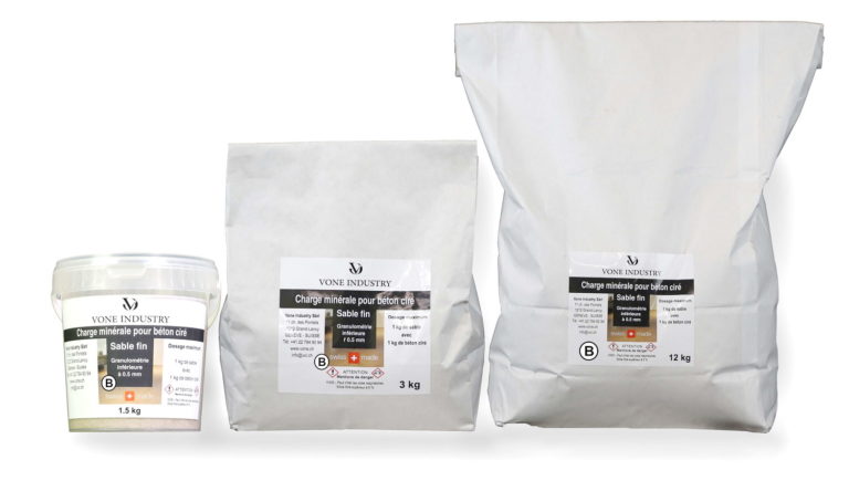 Sable fin de quartz pour mortier à béton ciré. Charge minérale destinée au renforcement des premières couches. Améliore la résistance mécanique et l’aspect décoratif du revêtement. À mélanger avec la poudre de béton ciré.